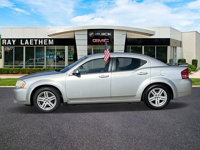 Used 2010 Dodge Avenger R/T FWD image 2