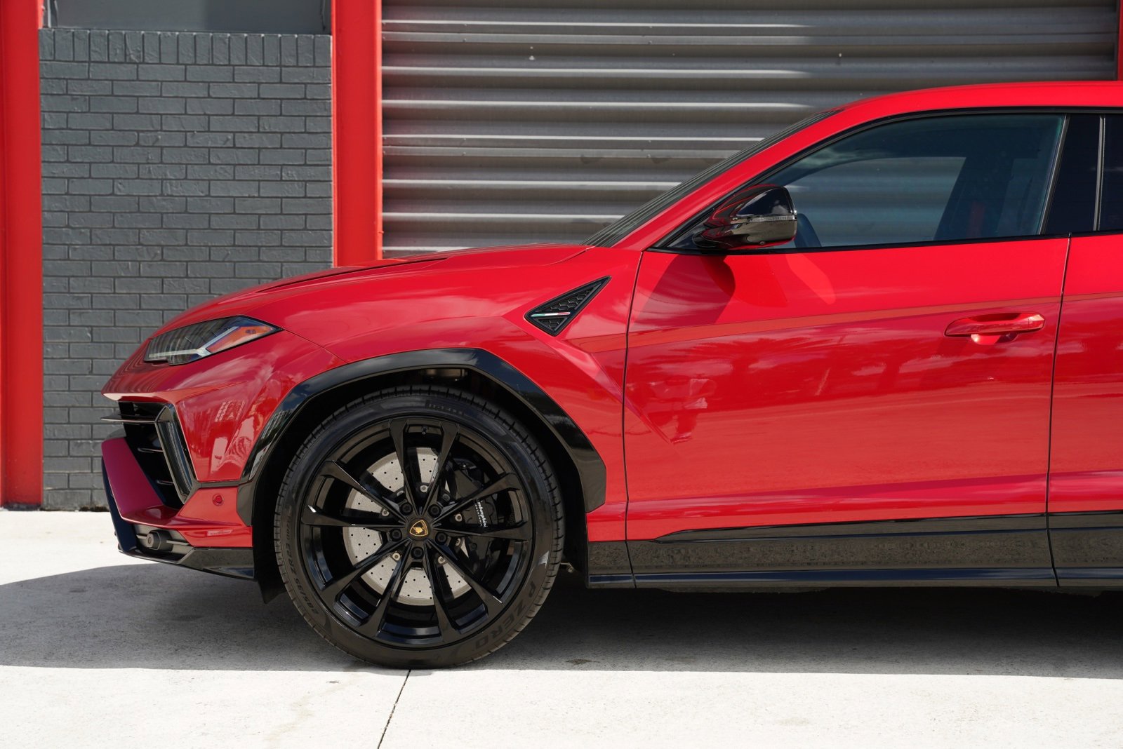 Used 2023 Lamborghini Urus S image 3