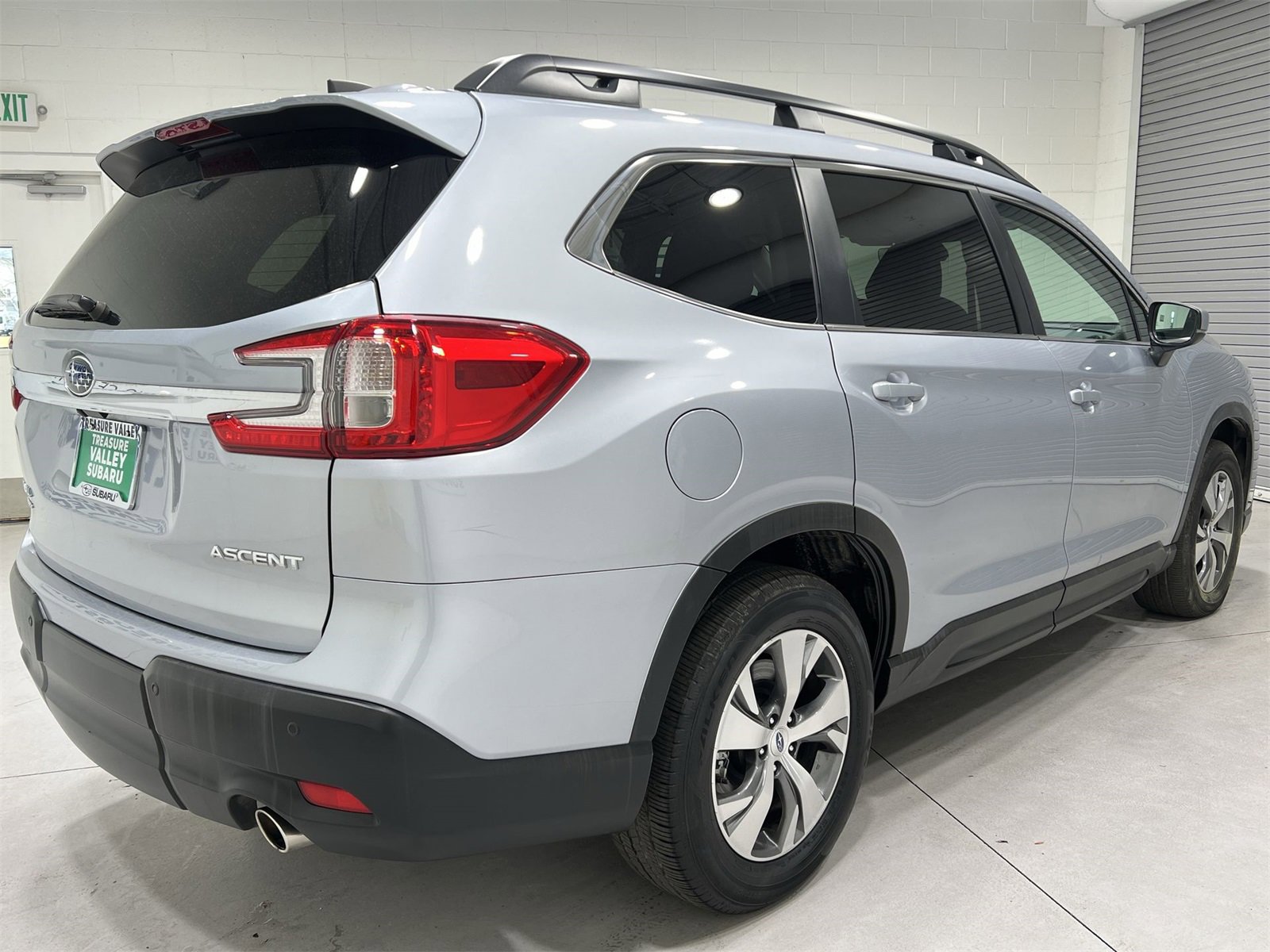 Used 2024 Subaru Ascent Premium w/ Convenience Package image 8