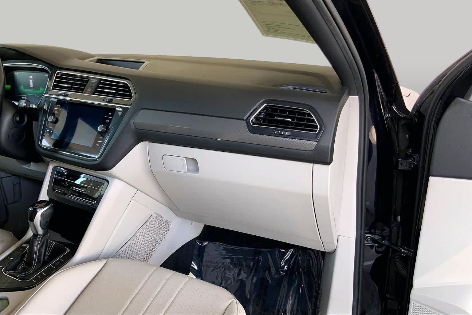 Used 2023 Volkswagen Tiguan SE R-Line FWD image 19