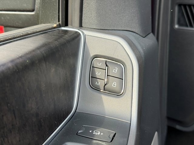 New 2025 Ford F350 Lariat w/ Lariat Ultimate Package image 13