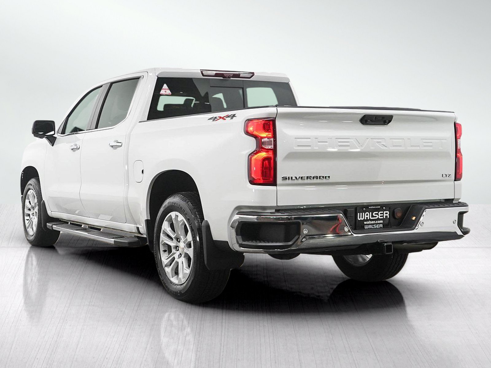 Used 2022 Chevrolet Silverado 1500 LTZ w/ Technology Package AWD/4WD image 3