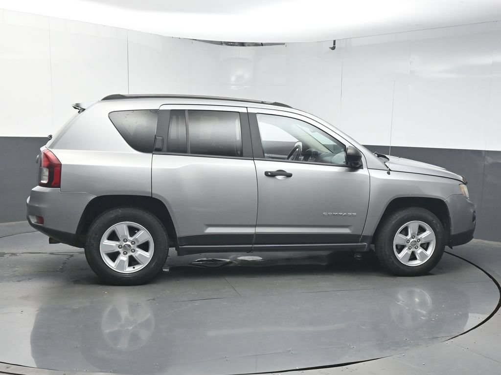 Used 2016 Jeep Compass Sport FWD image 8