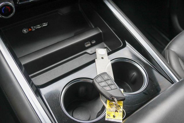 Used 2025 Chevrolet Tahoe Z71 image 25