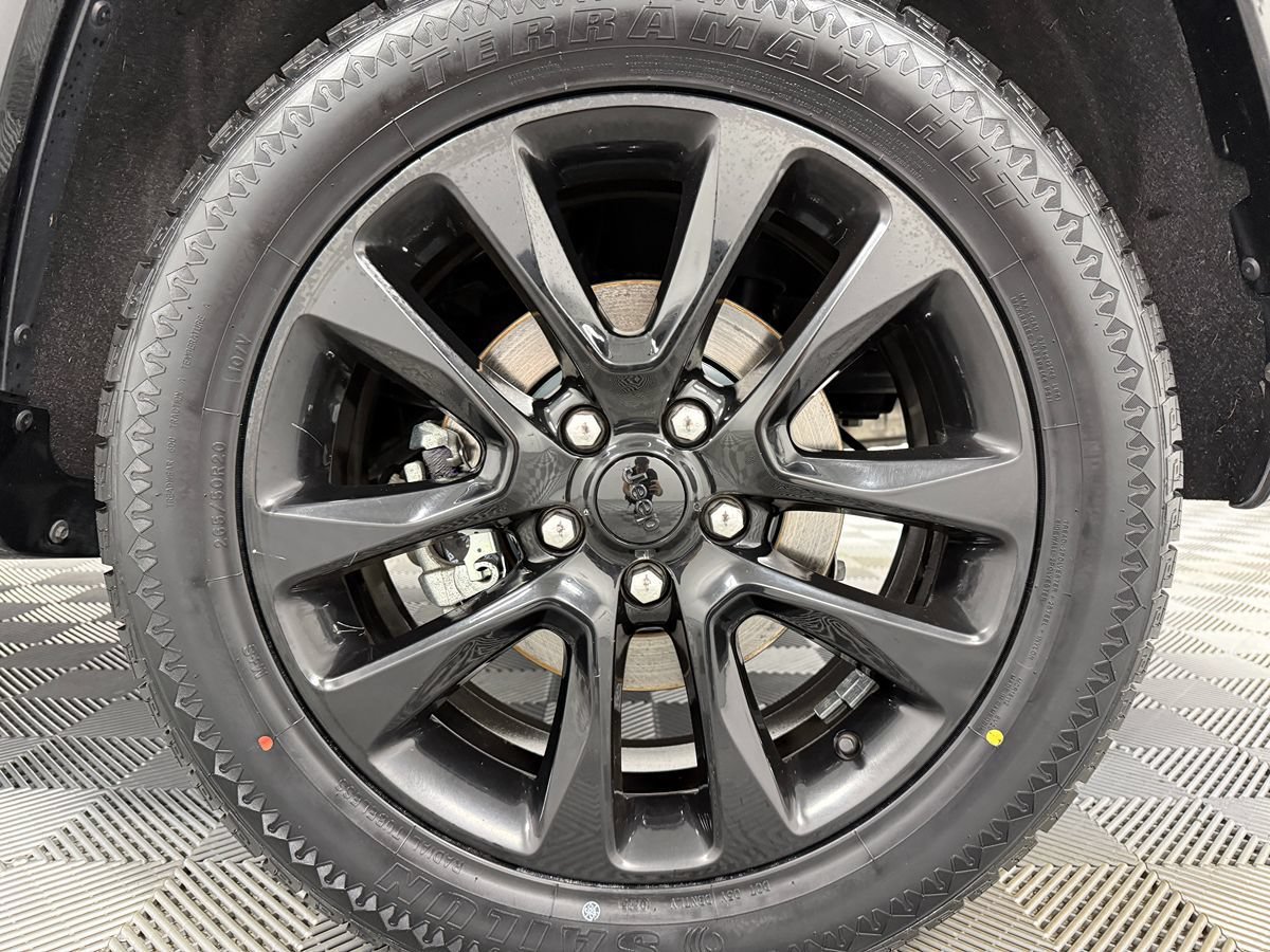 Used 2021 Jeep Grand Cherokee Laredo X AWD/4WD image 31