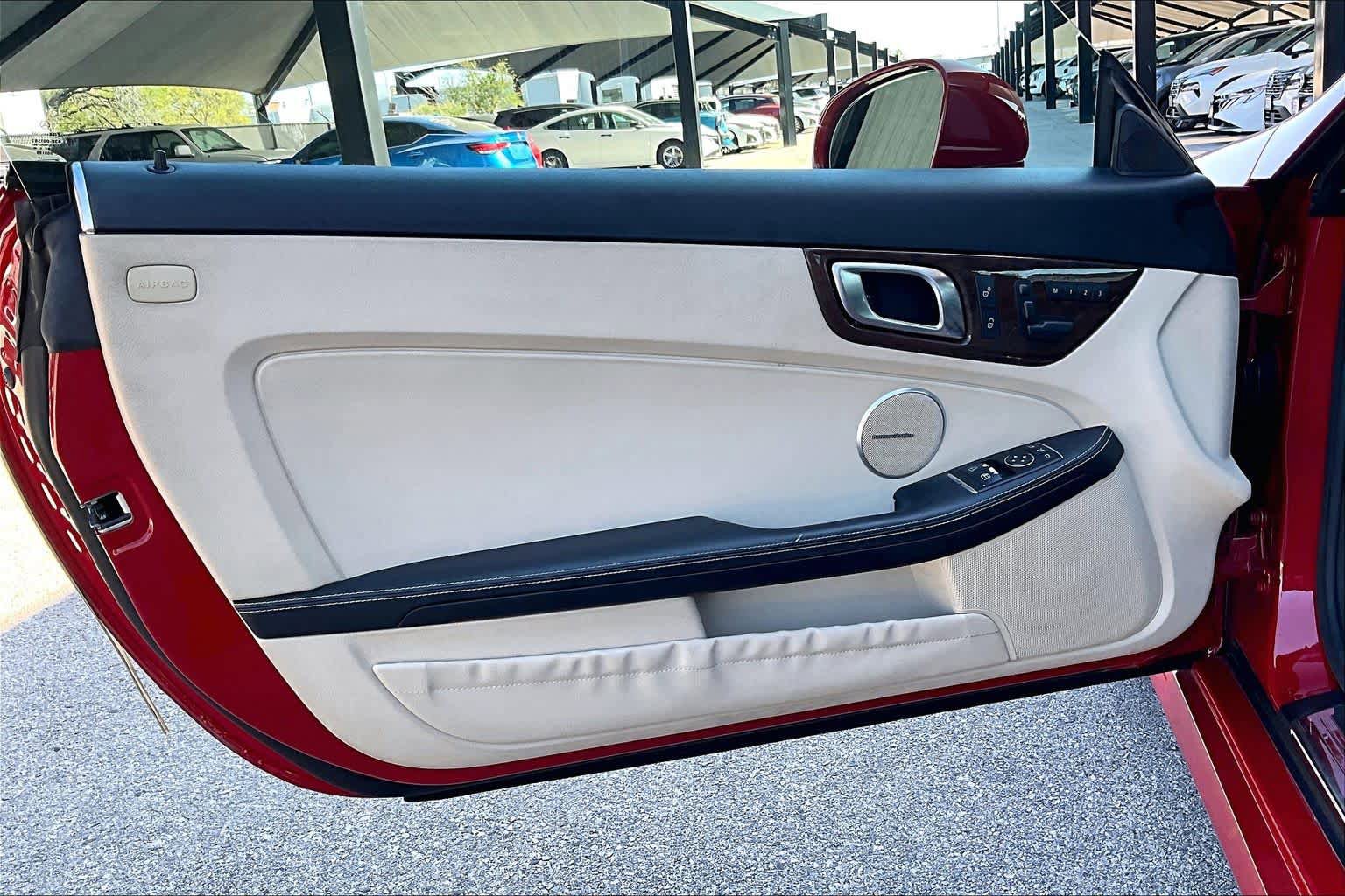 Used 2014 Mercedes-Benz SLK 250 image 19