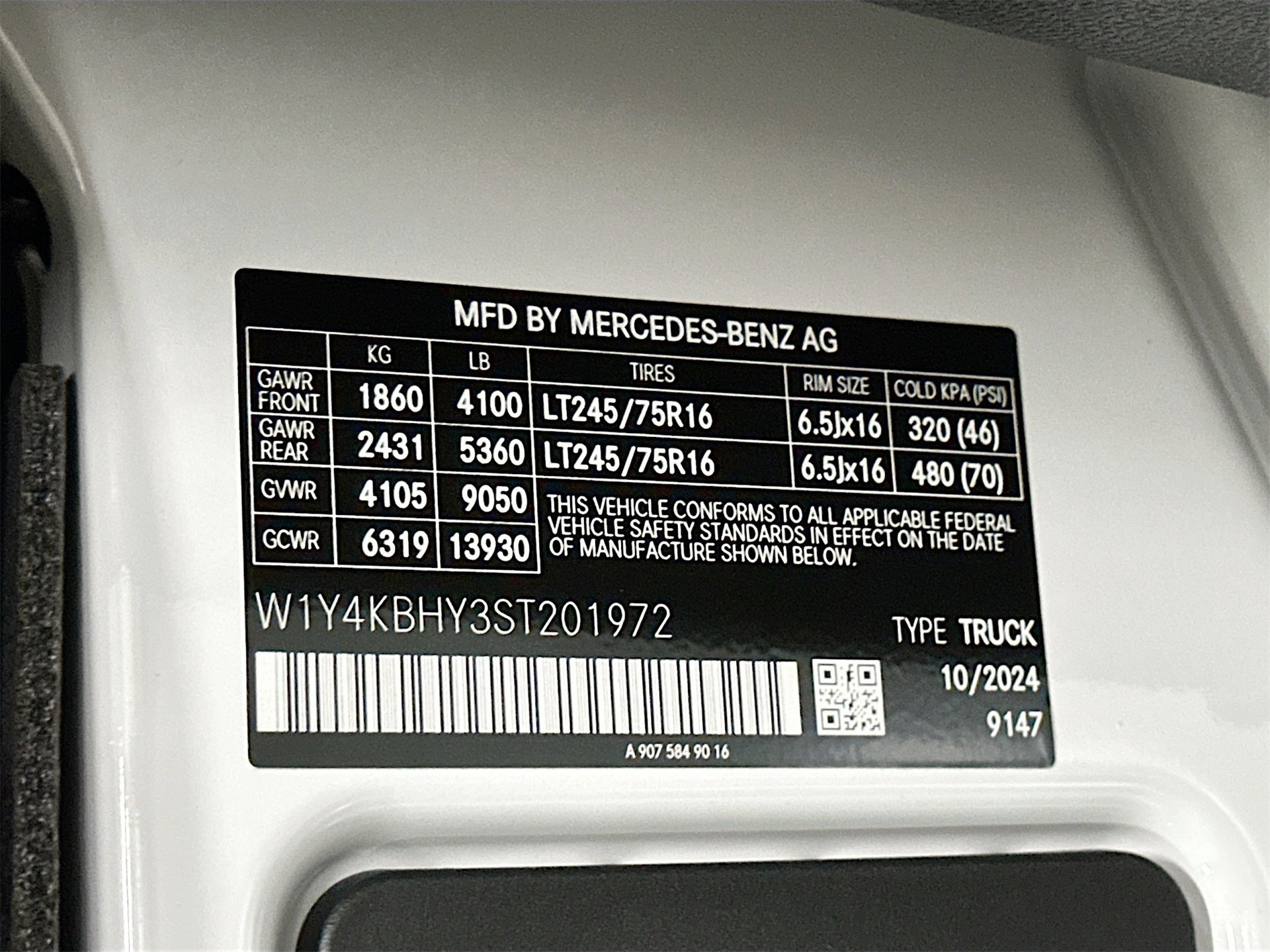 Certified 2025 Mercedes-Benz Sprinter 2500 image 30