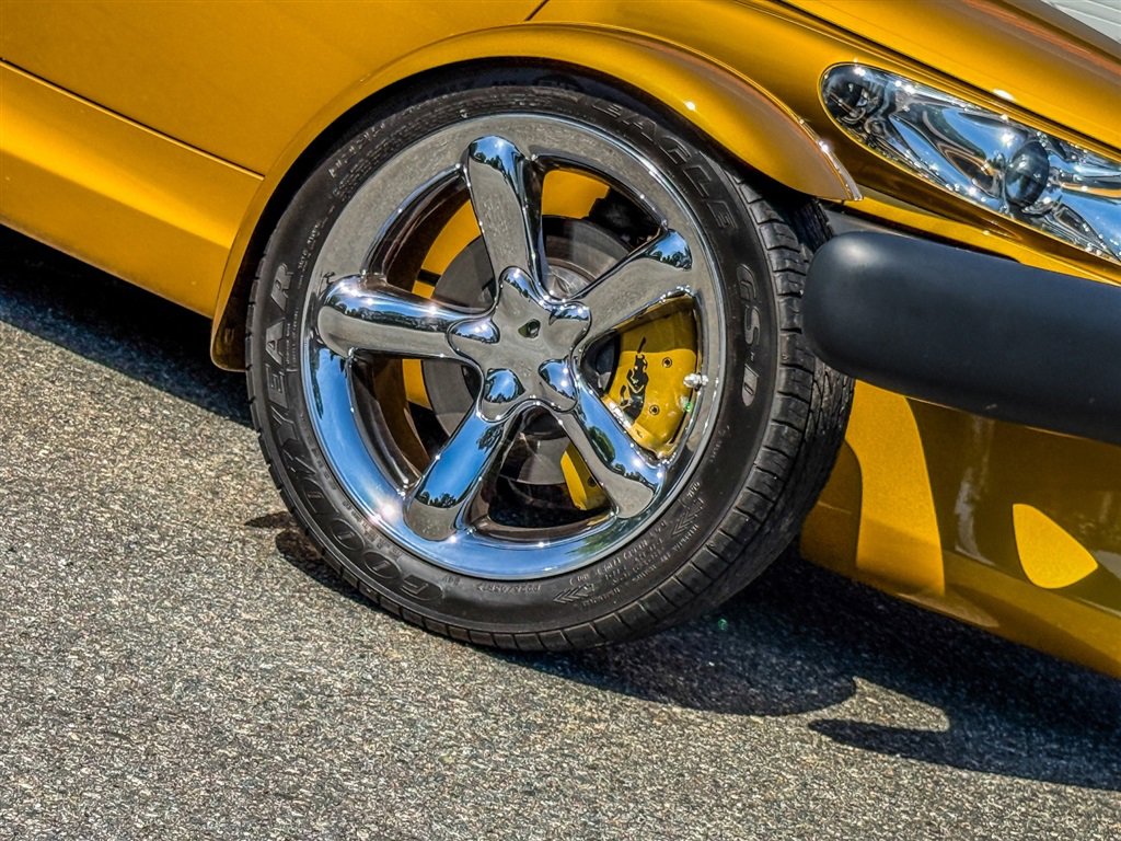 Used 2002 Chrysler Prowler image 37