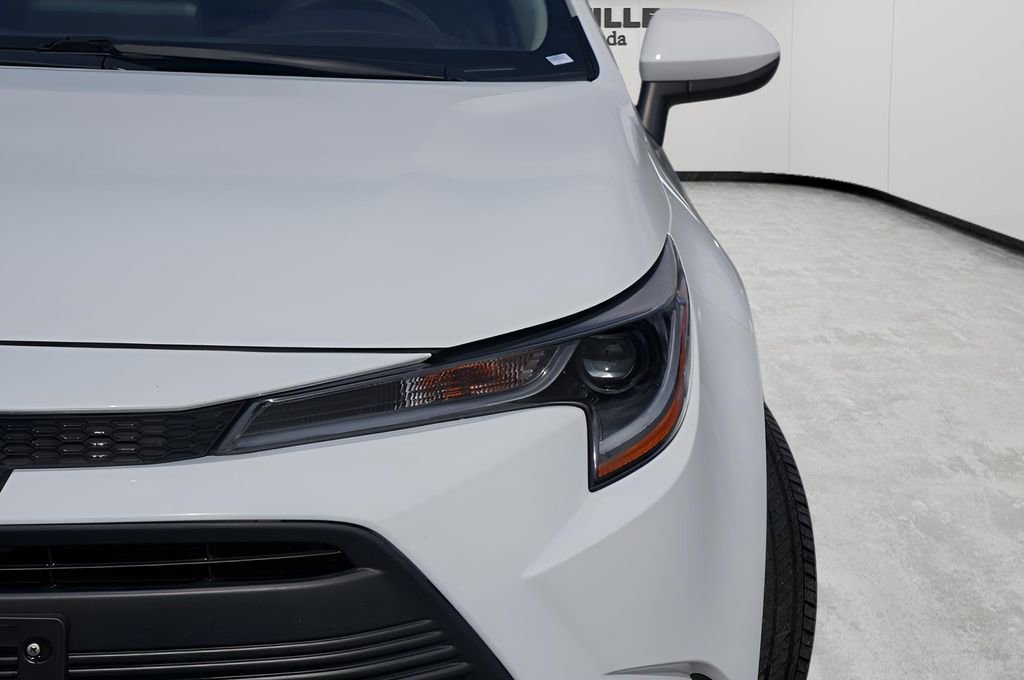 Used 2025 Toyota Corolla LE image 5