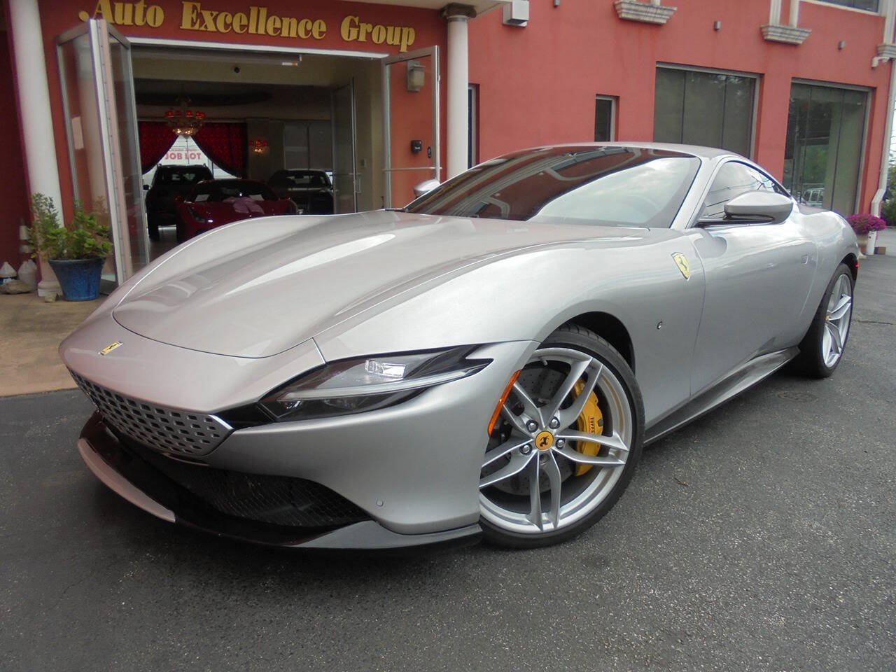 Used 2021 Ferrari Roma RWD image 34