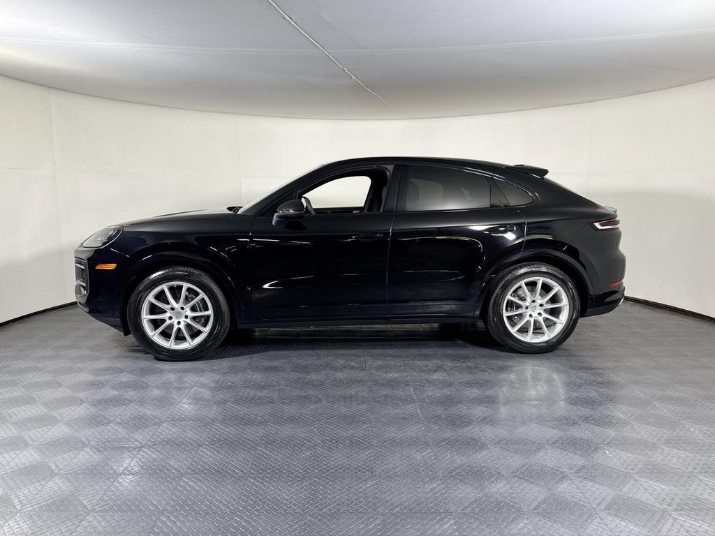 Certified 2024 Porsche Cayenne Coupe AWD/4WD image 2