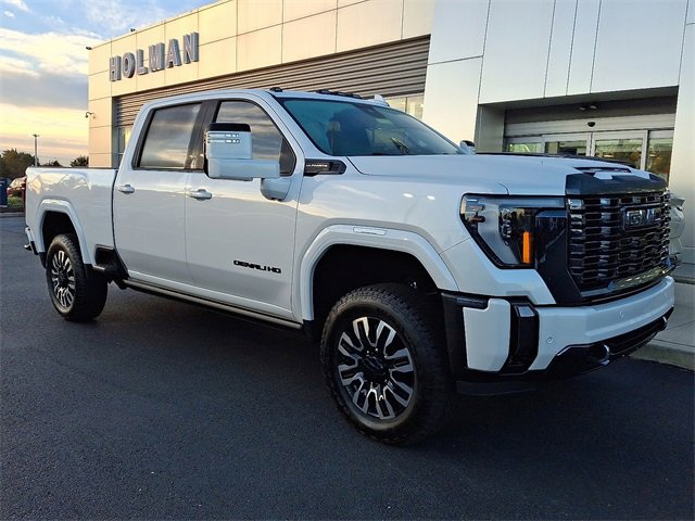 Used 2024 GMC Sierra 2500 Denali Ultimate image 2