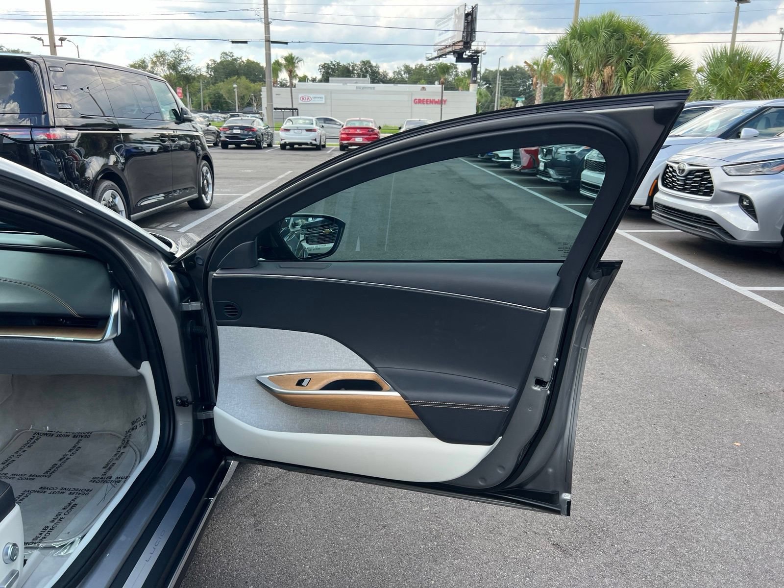 Used 2023 Lucid Air Touring AWD/4WD image 64