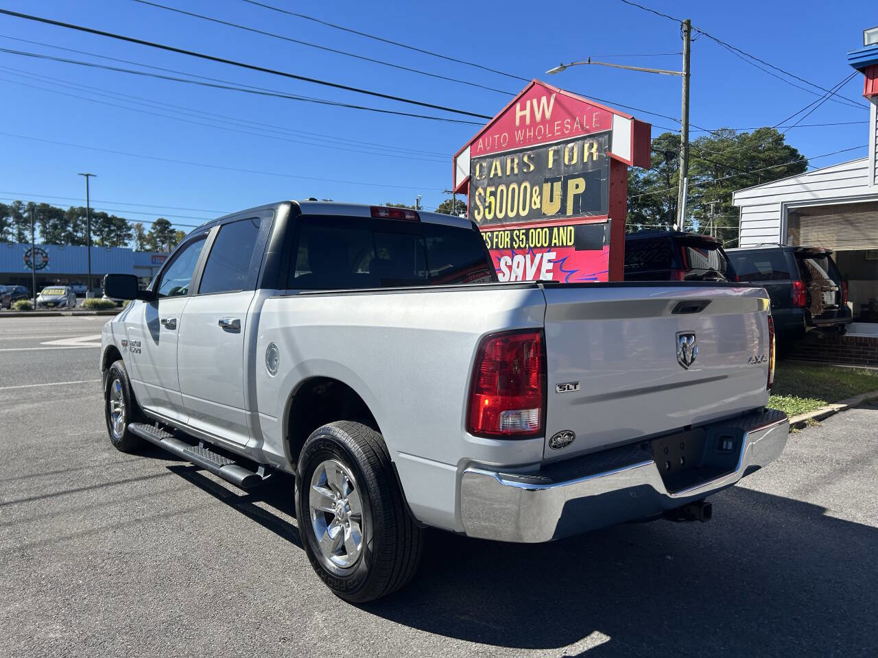 Used 2018 RAM 1500 Classic SLT image 7