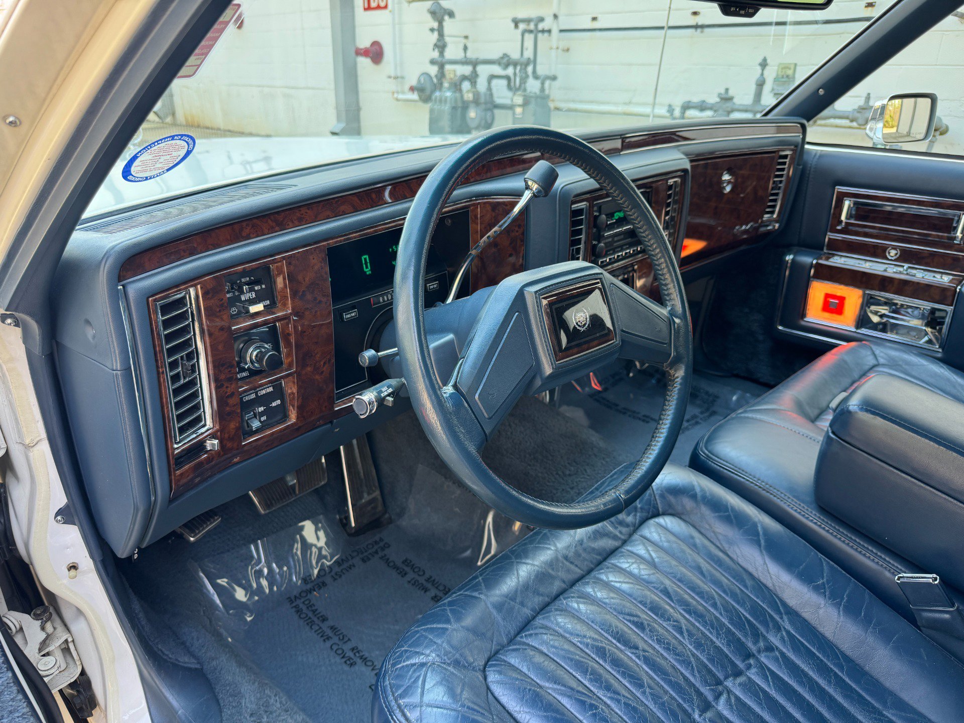 Used 1991 Cadillac Brougham image 31