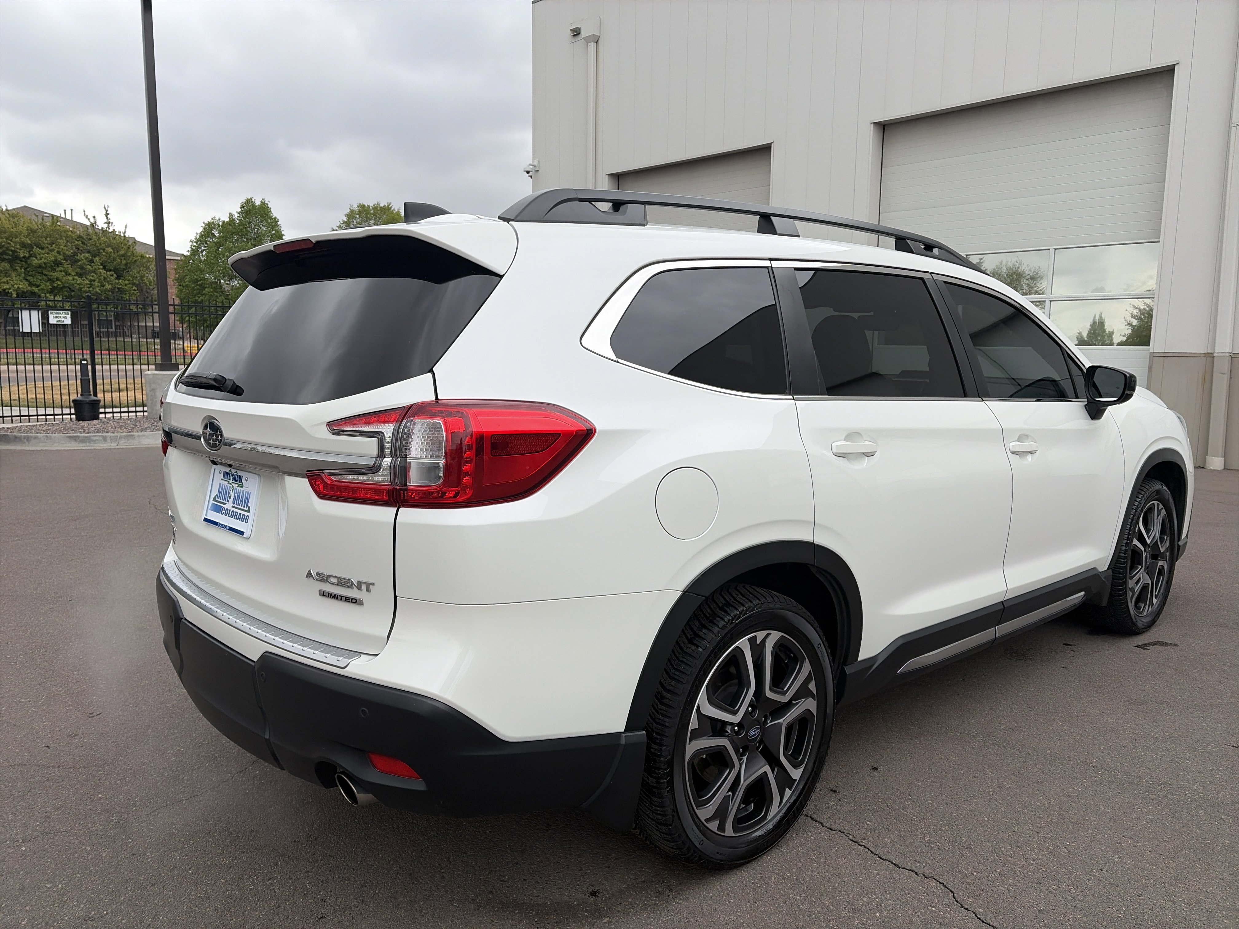 Used 2024 Subaru Ascent Limited w/ Technology Package AWD/4WD image 5