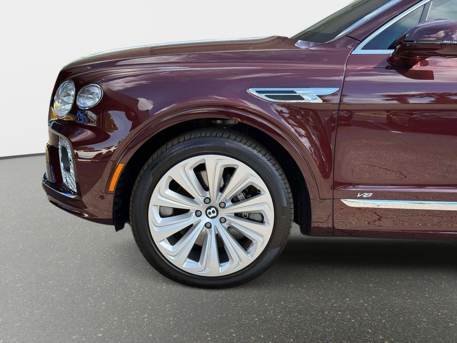 Used 2022 Bentley Bentayga image 12