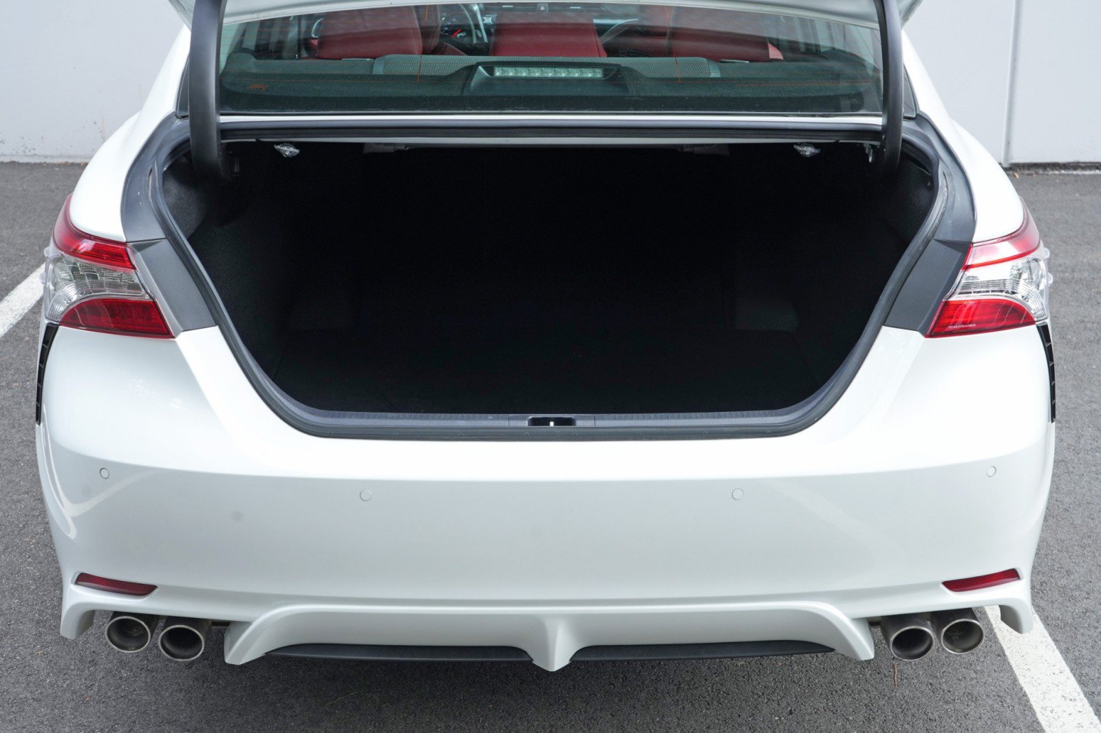 Used 2019 Toyota Camry XSE FWD image 9