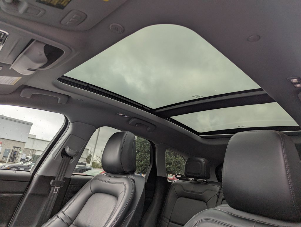 Used 2021 Lincoln Corsair AWD w/ Premium Package image 25