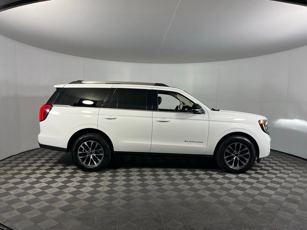 Used 2025 Ford Expedition Platinum image 5