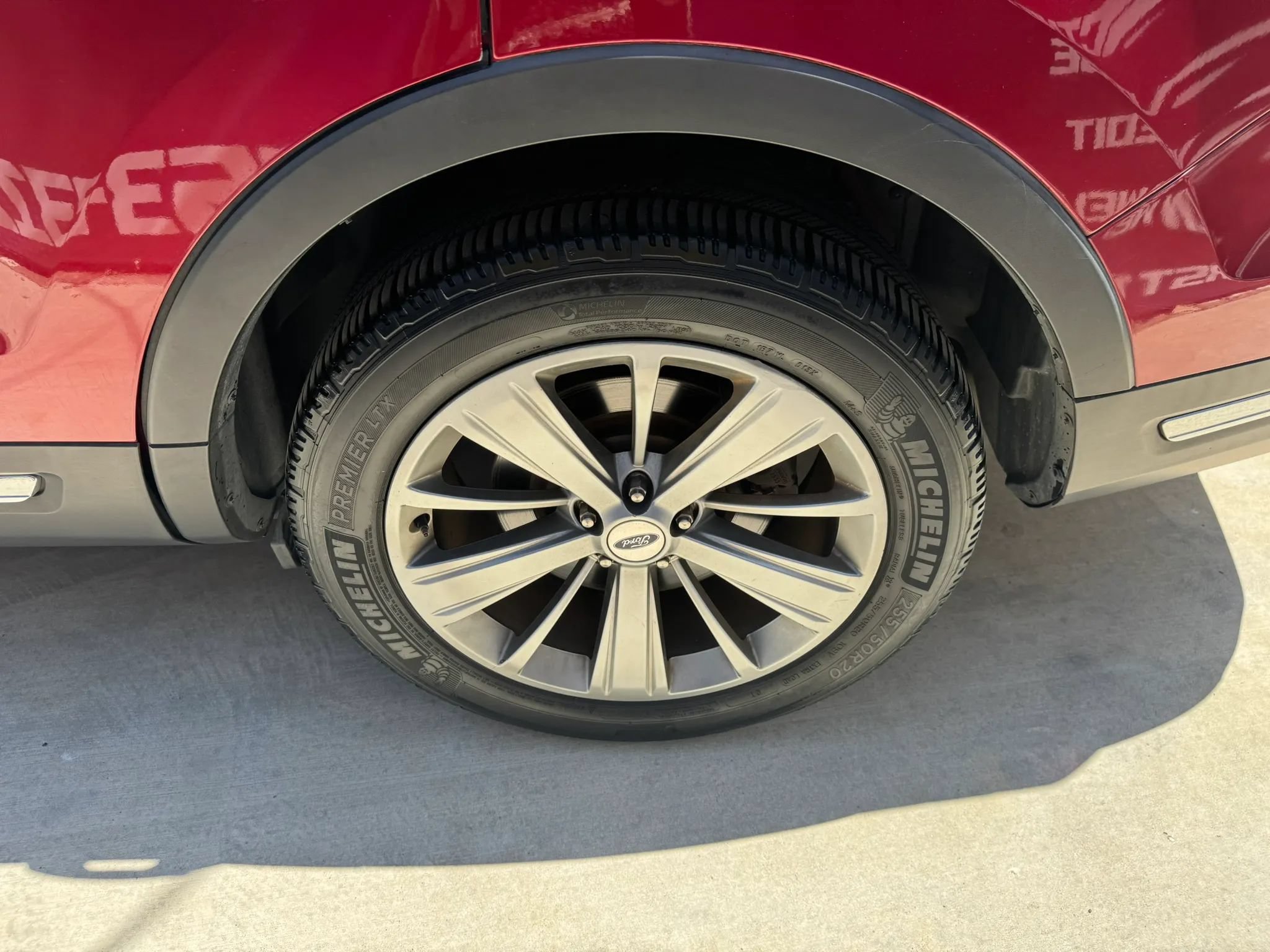 Used 2019 Ford Explorer Limited w/ Class III Trailer Tow Package FWD image 26
