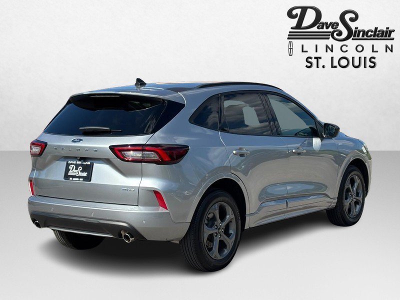 Used 2024 Ford Escape ST-Line w/ Tech Pack #1 AWD/4WD image 3