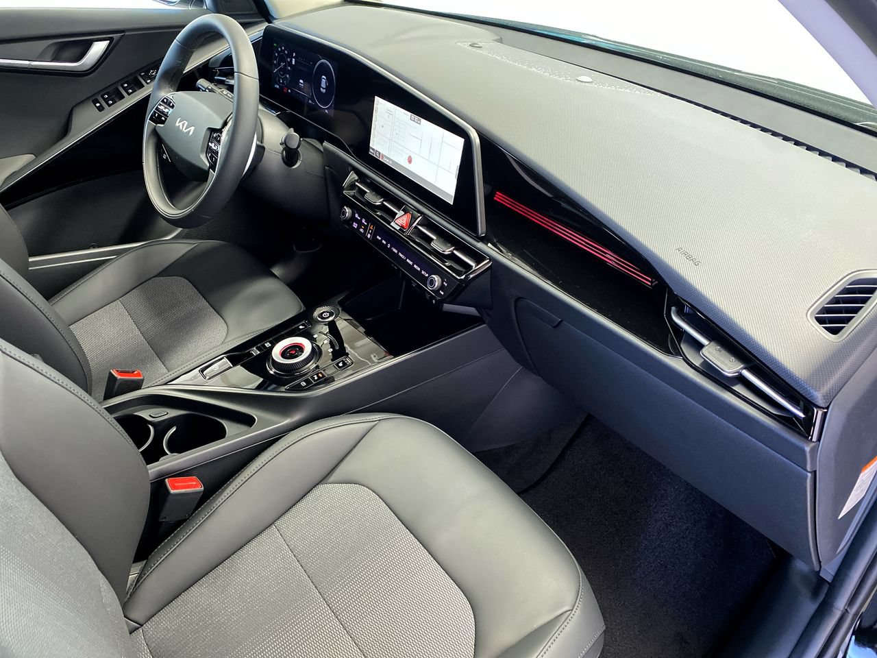 New 2026 Kia Niro Wind FWD image 30
