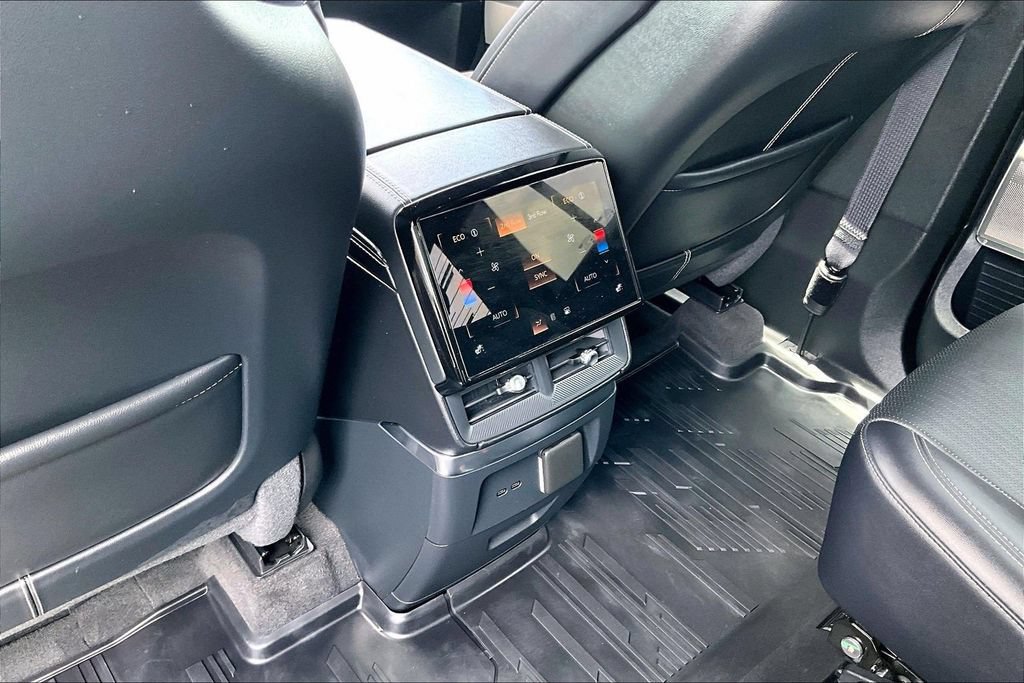 Certified 2026 Cadillac Vistiq Sport w/ LPO, Floor Liner Package AWD/4WD image 10
