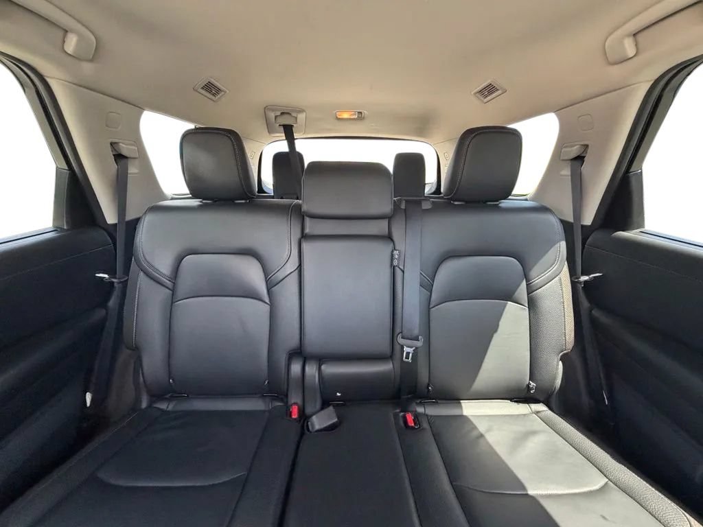 Used 2025 Nissan Pathfinder SL w/ Black Appearance Package AWD/4WD image 27
