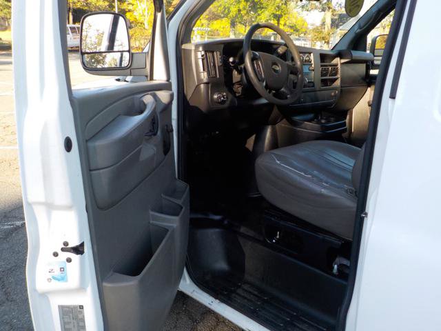 Used 2012 Chevrolet Express 3500 image 21