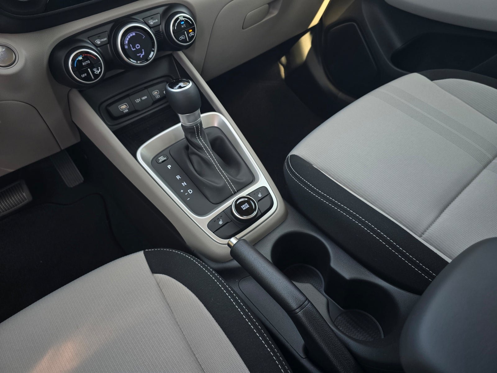 New 2026 Hyundai Venue SEL FWD image 16