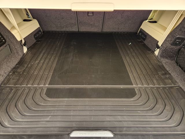 New 2026 Land Rover Range Rover Long Wheelbase SE image 21