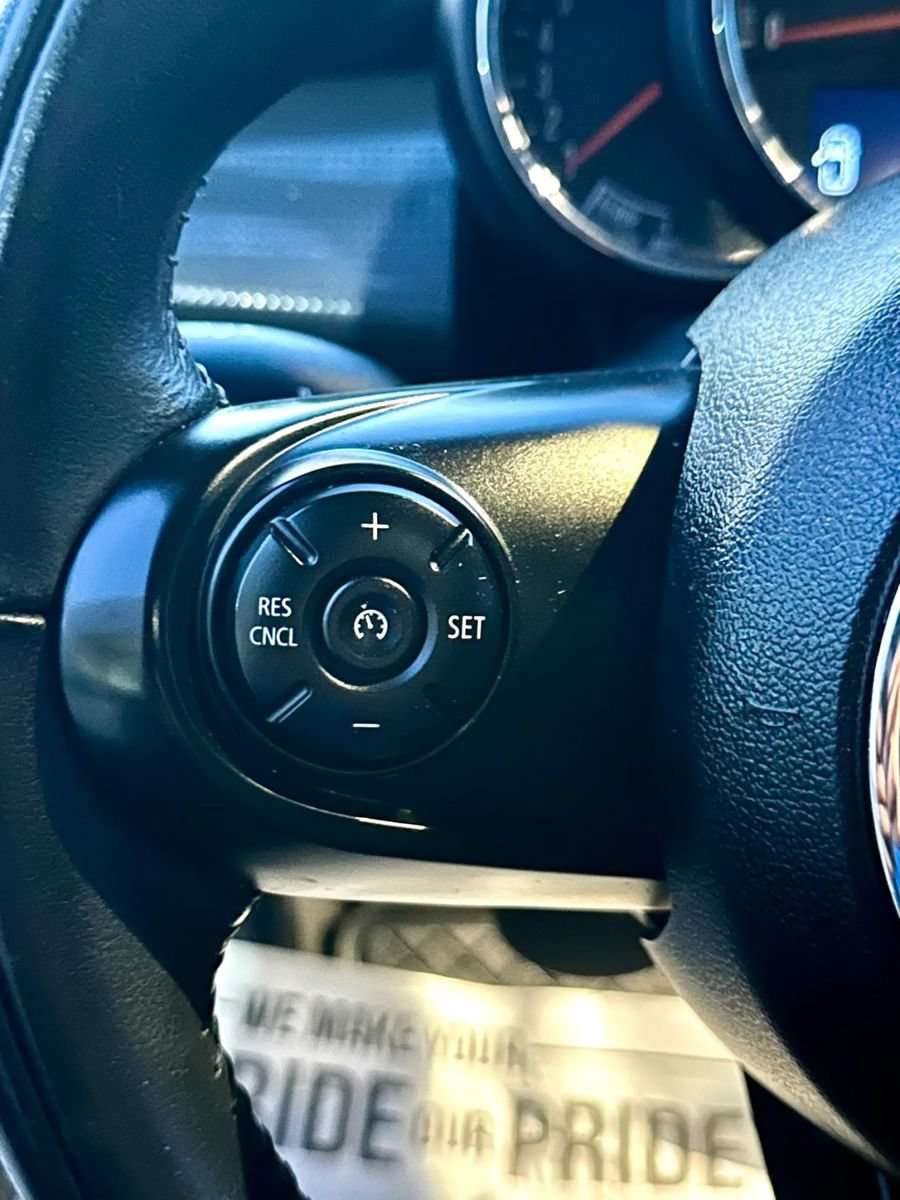 Used 2019 MINI Cooper 4-Door Hardtop FWD image 24