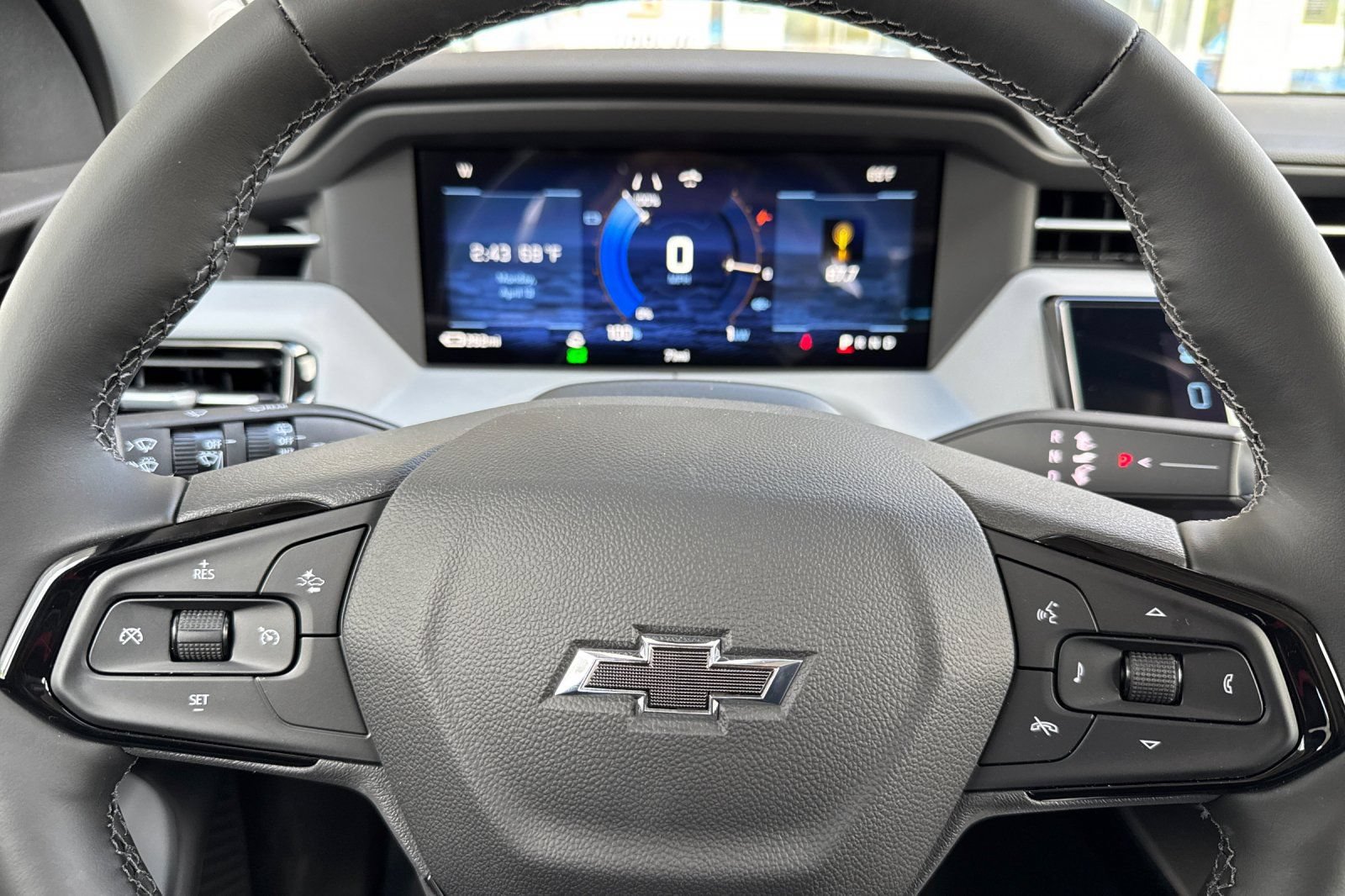 New 2027 Chevrolet Bolt LT w/ Comfort Package FWD image 21