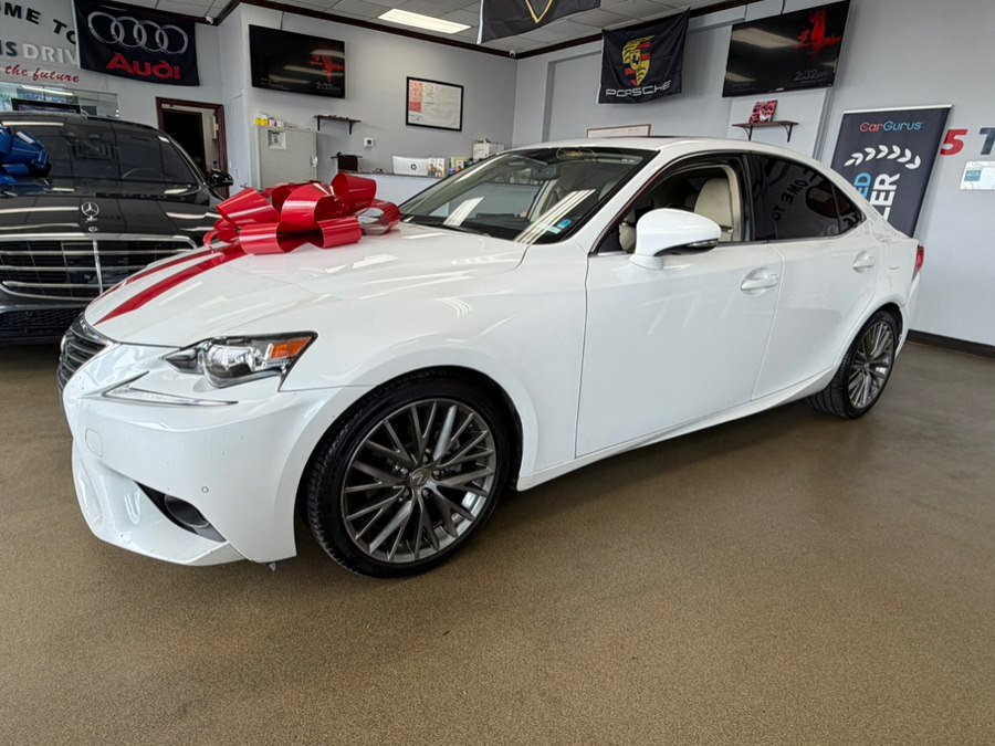 Used 2014 Lexus IS 250 w/ Premium Package RWD image 2