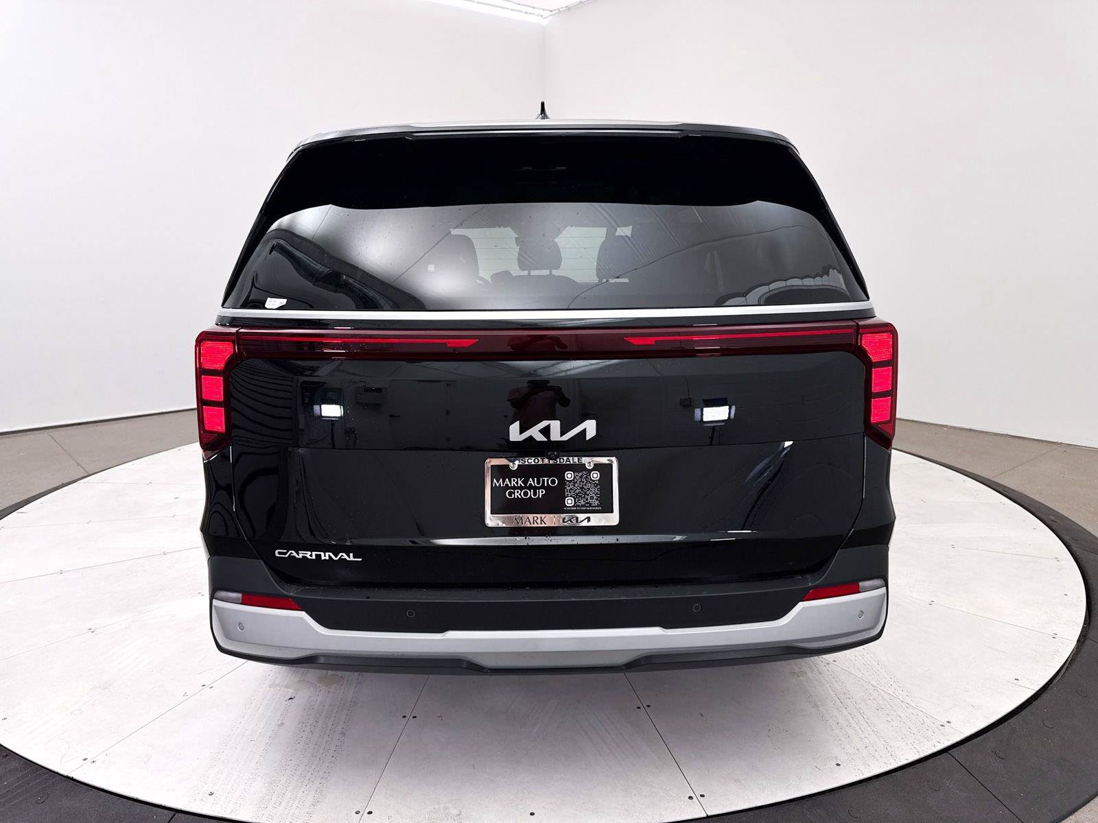 Used 2026 Kia Carnival FWD image 18