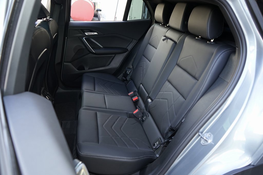 Used 2025 BMW X2 xDrive28i image 15