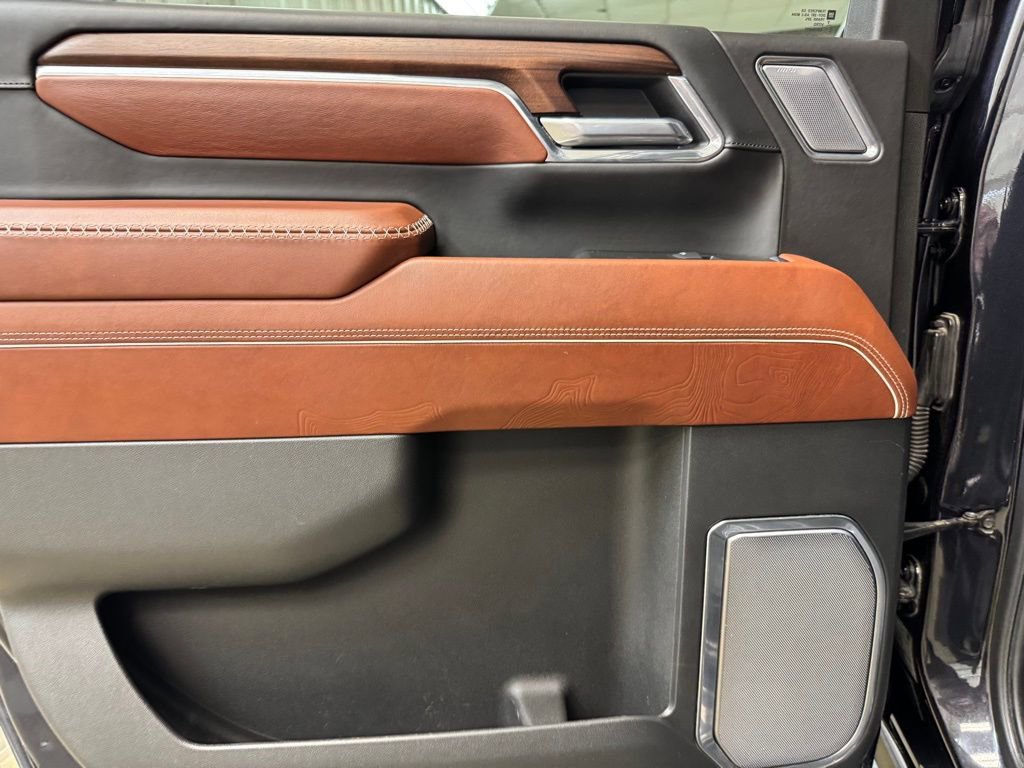 Used 2024 GMC Sierra 2500 Denali Ultimate AWD/4WD image 16