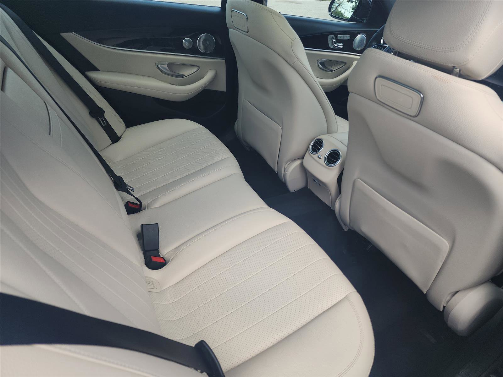 Used 2019 Mercedes-Benz E 300 image 23