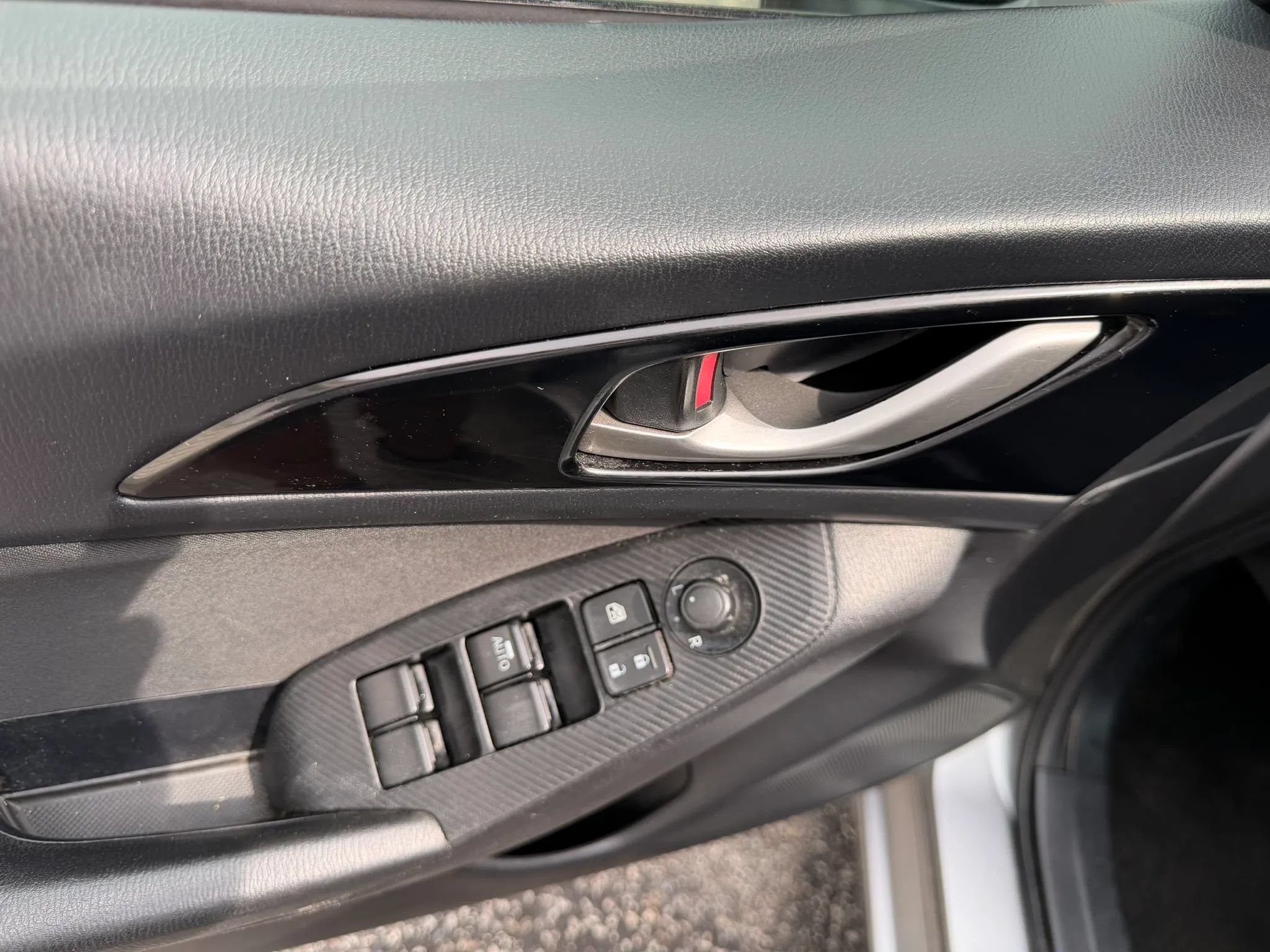 Used 2015 MAZDA MAZDA3 i Touring FWD image 13