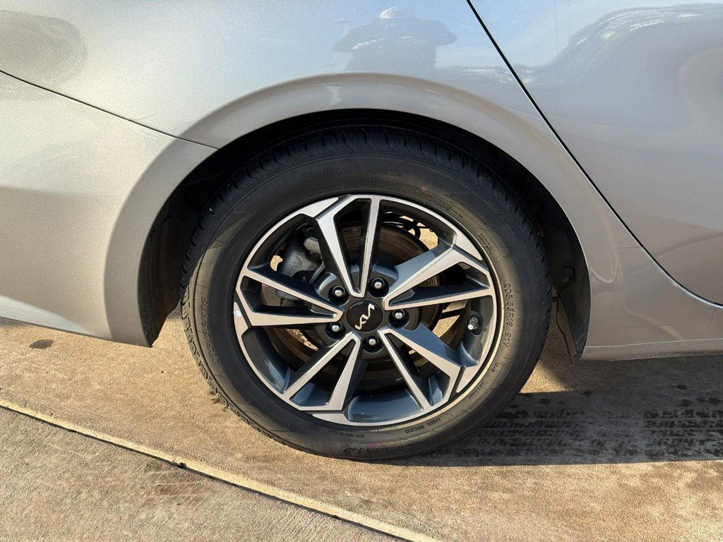 Used 2024 Kia Forte LXS image 6