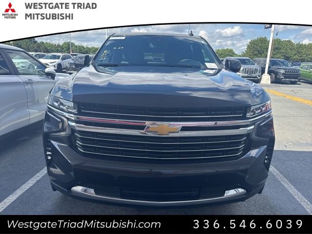Used 2023 Chevrolet Suburban LT RWD image 2