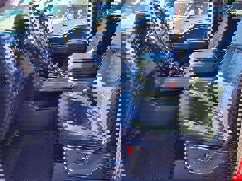 Used 2022 Ford F150 Lariat w/ Equipment Group 502A High AWD/4WD image 5