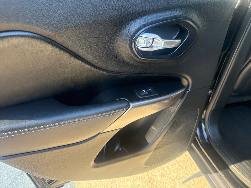 Used 2019 Jeep Cherokee Latitude Plus image 15