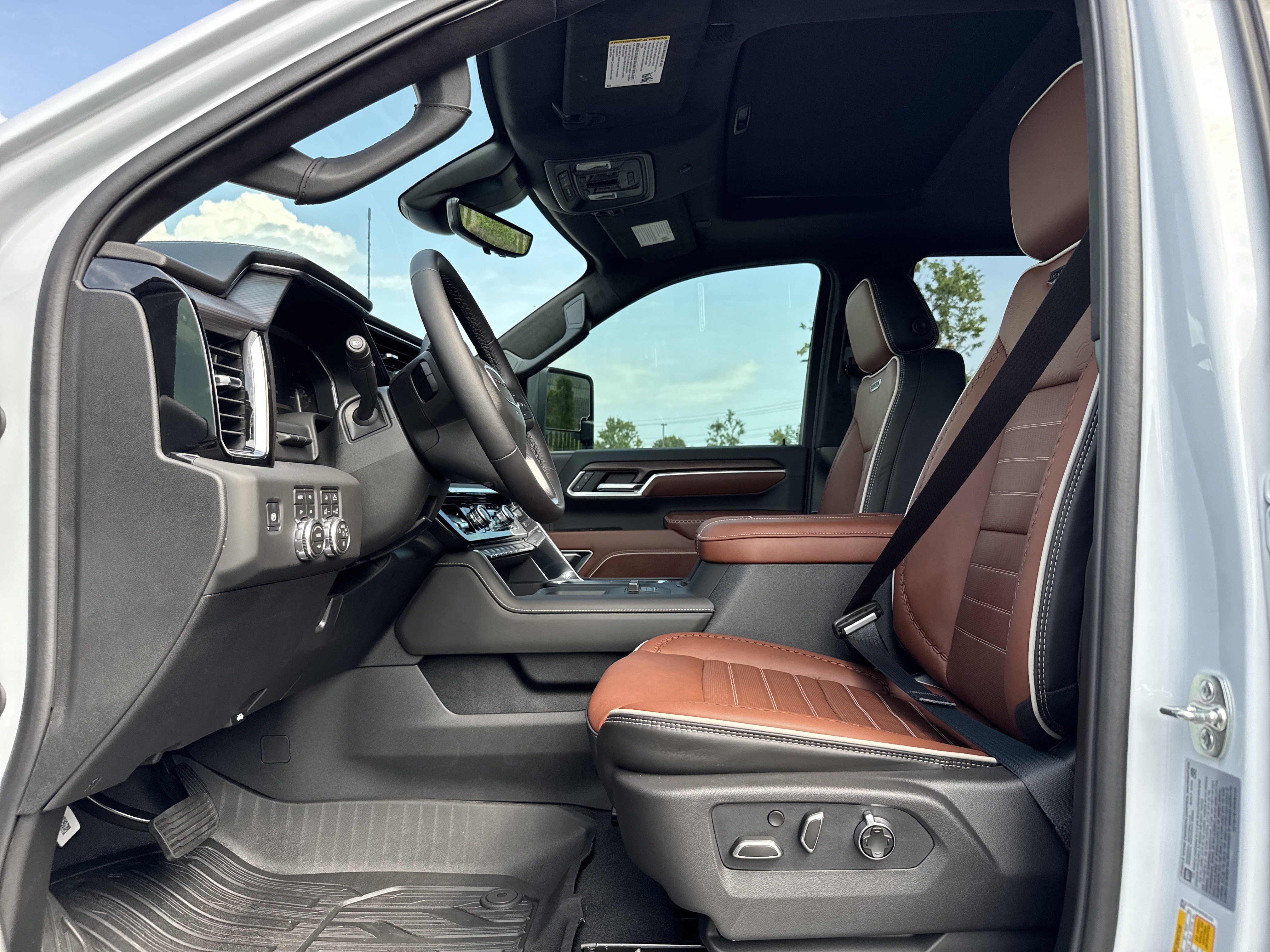 New 2026 GMC Sierra 3500 Denali Ultimate AWD/4WD image 17