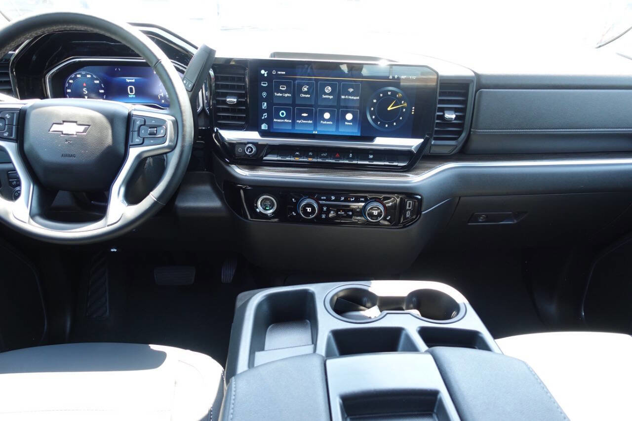 Used 2023 Chevrolet Silverado 1500 LT AWD/4WD image 40