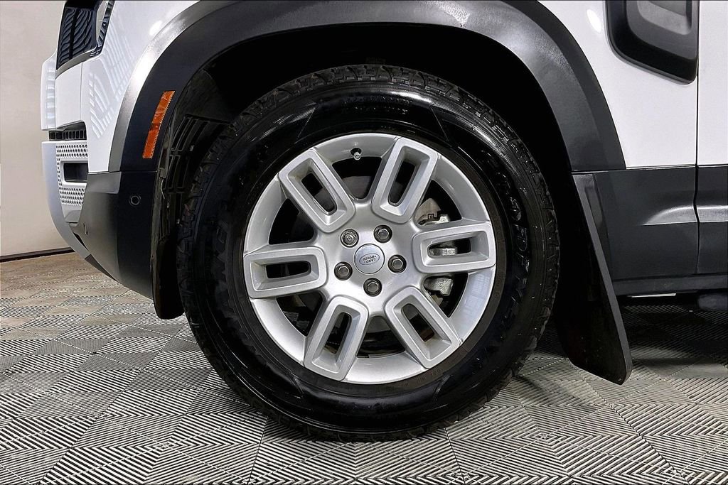 Used 2024 Land Rover Defender 110 S image 8