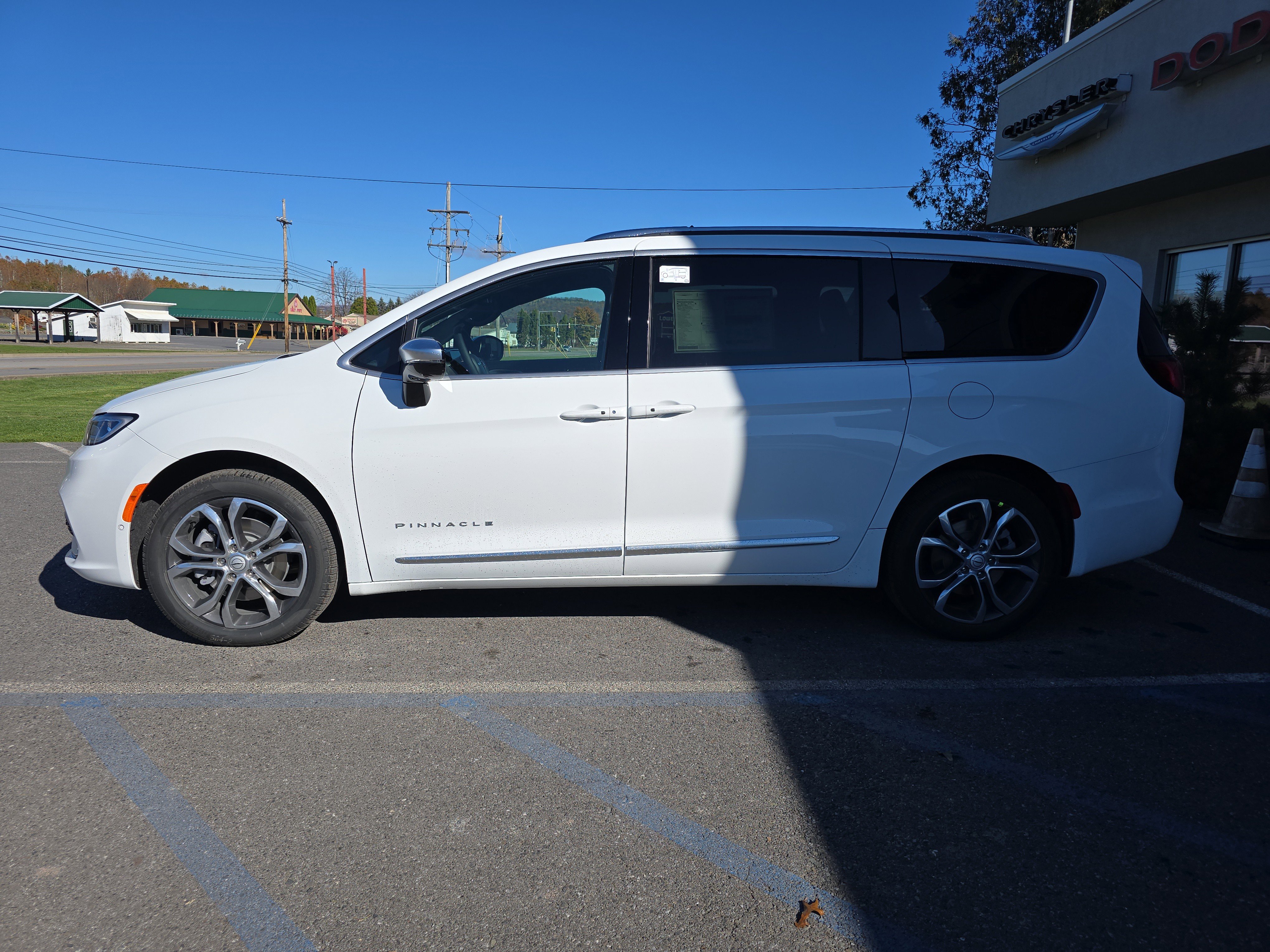 New 2026 Chrysler Pacifica Pinnacle image 8