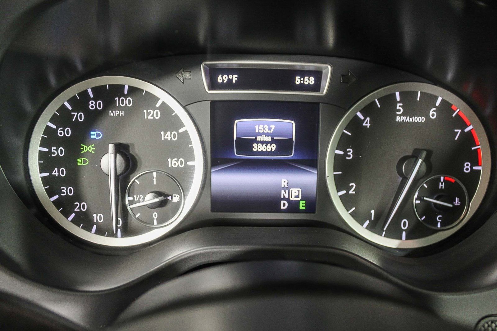 Used 2018 INFINITI QX30 Premium w/ Navigation Package image 23