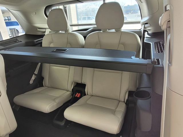 New 2026 Volvo XC90 B6 Ultra w/ Protection Package Premier AWD/4WD image 11